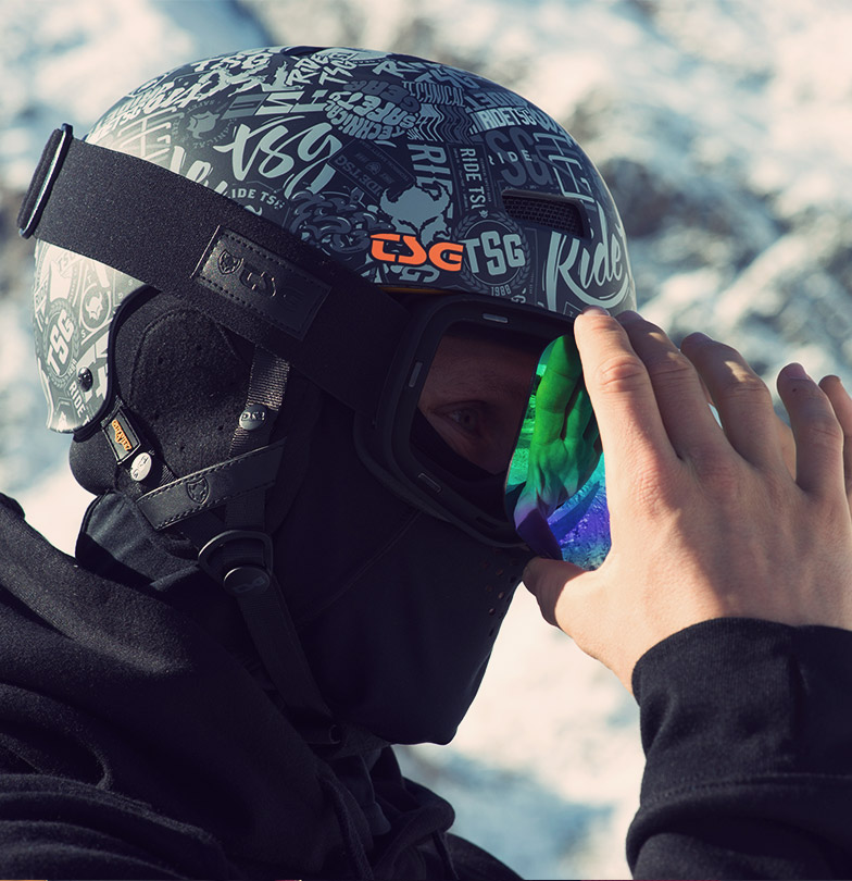 Changing the magnetic  lens of a ski goggle